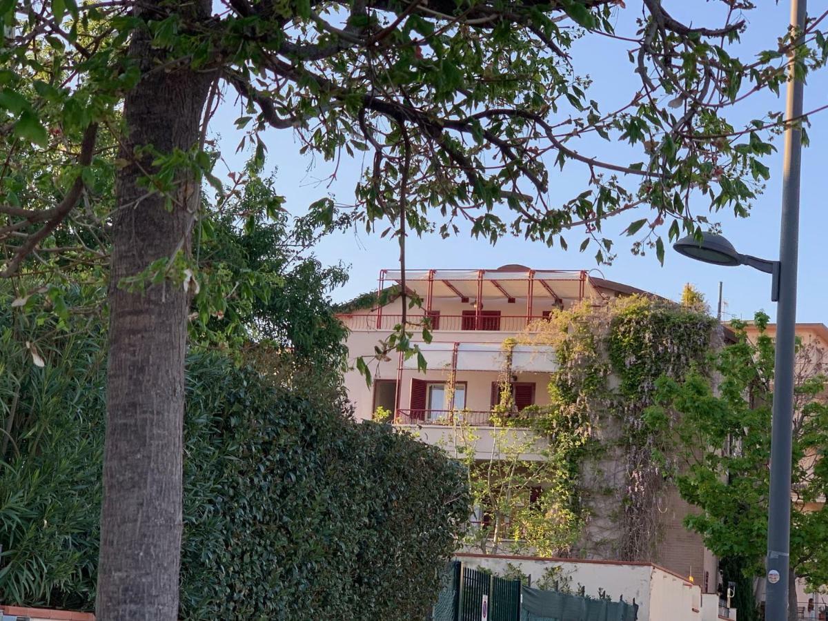 Corso Emanuele Apartments San Vincenzo Luaran gambar